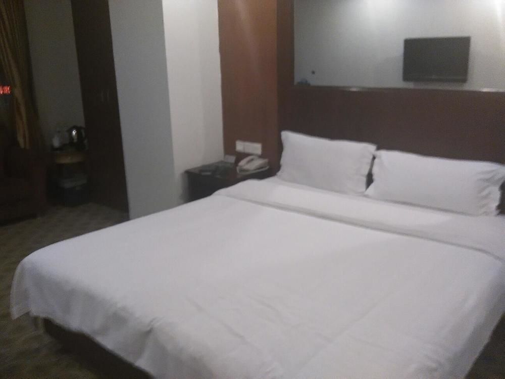 Shanshui Fashion Hotel Paifang Park Zhaoqing Esterno foto